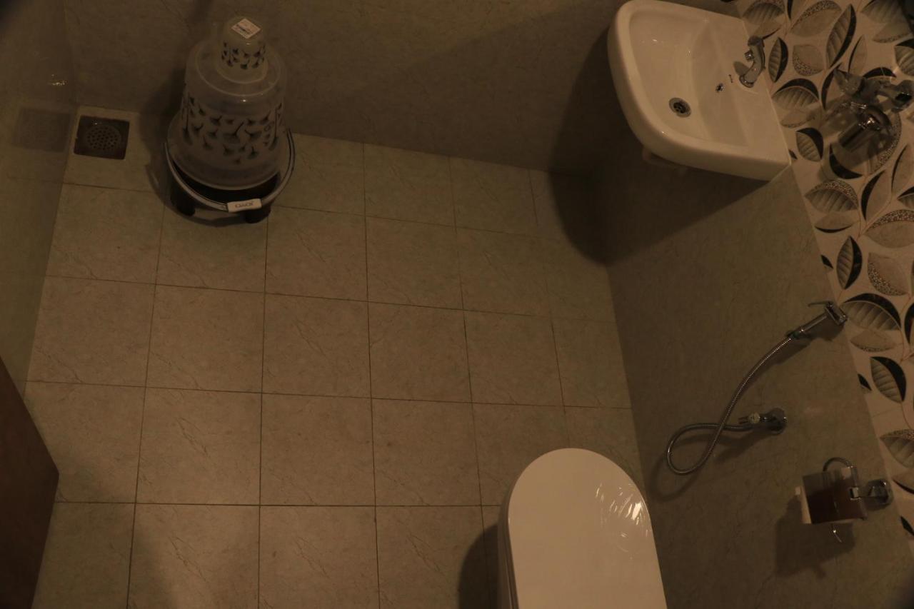 בהוי Hotel Viraj Residency מראה חיצוני תמונה