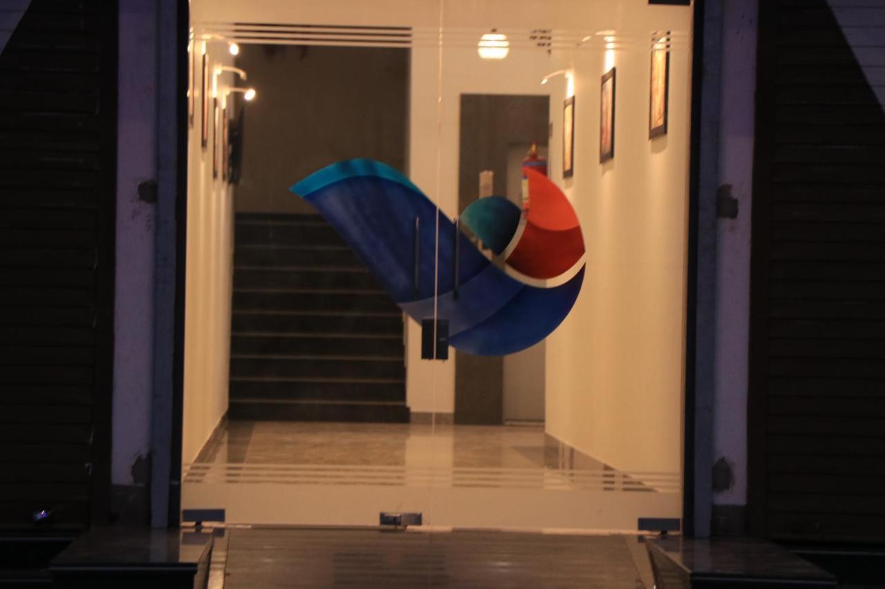 בהוי Hotel Viraj Residency מראה חיצוני תמונה